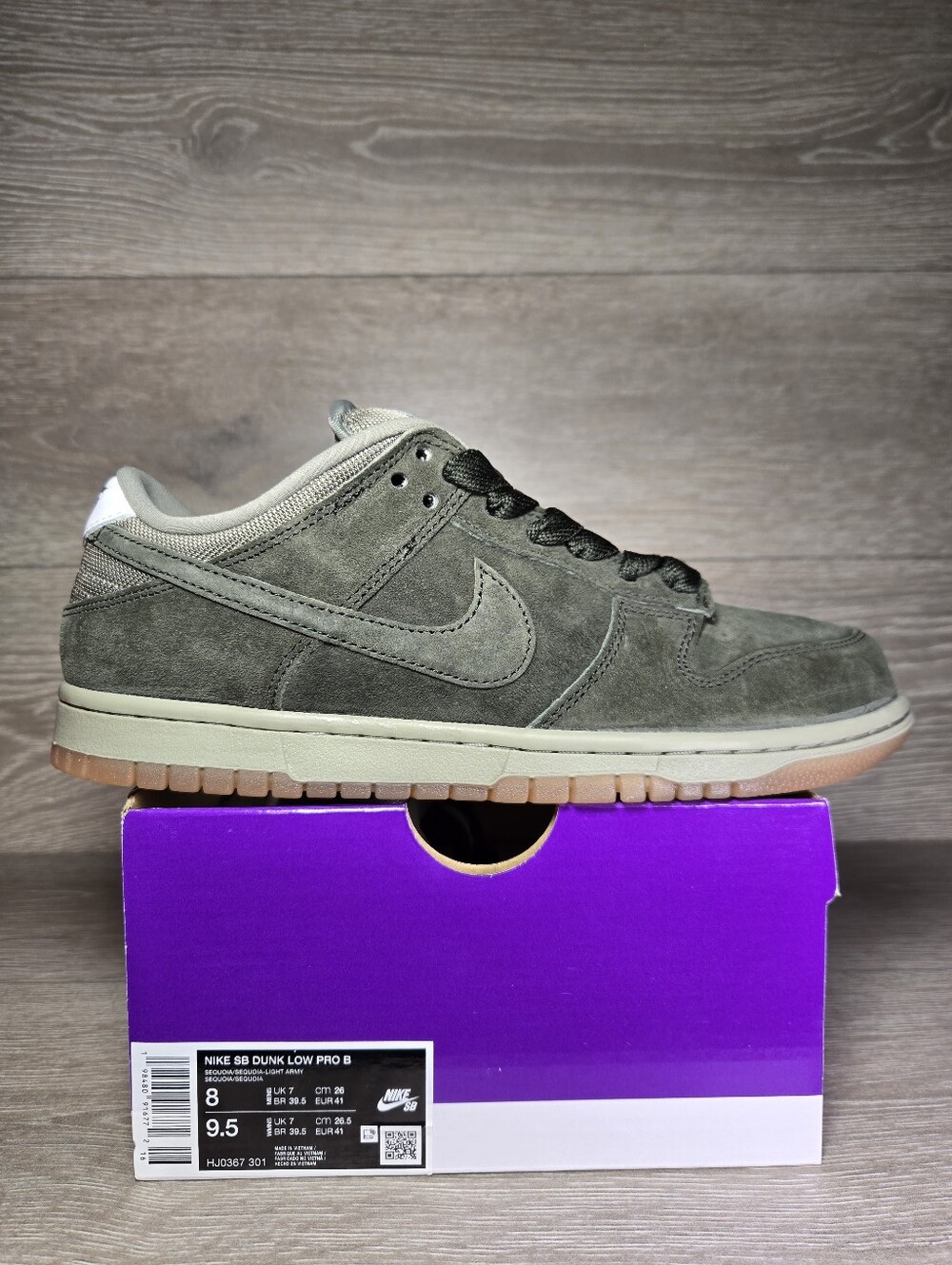 Nike SB Dunk Low Pro B Sequoia/ Light Army HJ0367-301 Men’s 8 / Women's 9.5 New